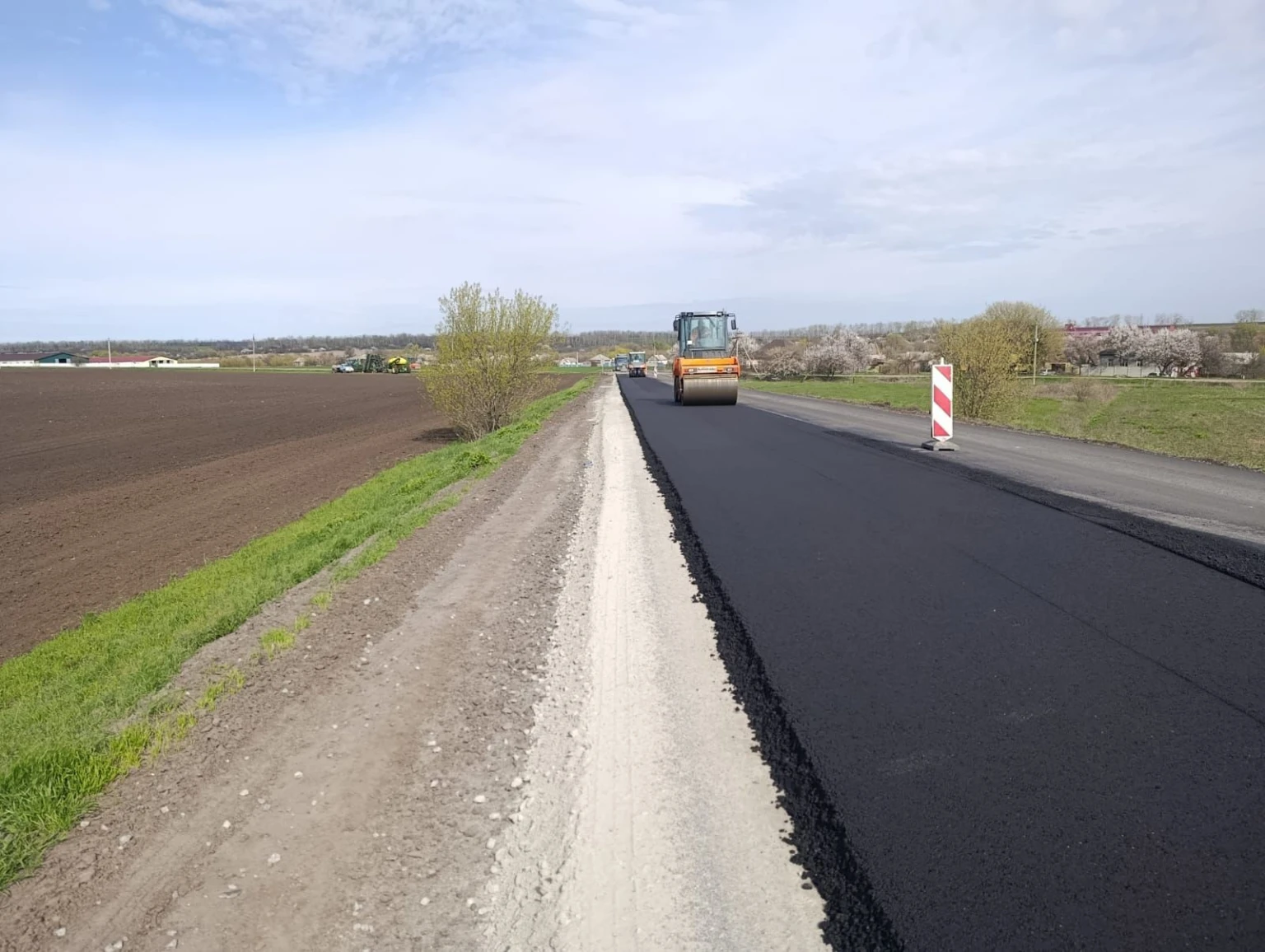 Логістичний фронт Харківщини: дорожники відновили 50 тисяч квадратів автошляхів