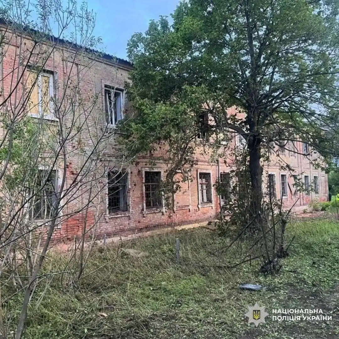 Масштабний обстріл Харківщини: понад шістдесят дронів та авіабомба понівечили санаторій і медустанову