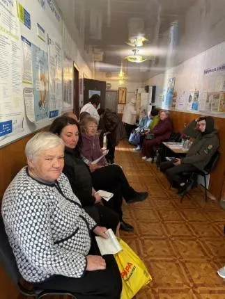 Медичний десант у сірій зоні: як евакуйовані лікарі з Рубіжного рятують мешканців Харківщини